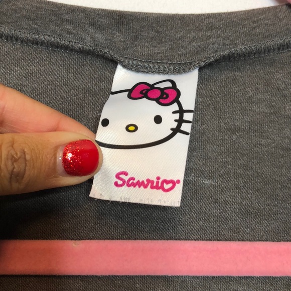 SANRIO Hello Kitty dark gray t-shirt 🎀 - Picture 3 of 6